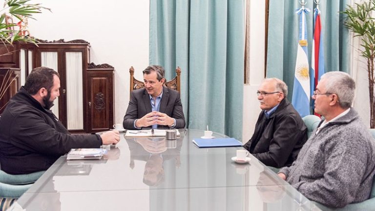 Bahl recibió a miembros de la Comisión Pro Templo de Oro Verde