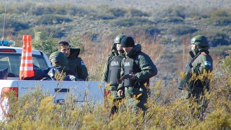 Denuncian que un destacamento de Gendarmería funciona en los campos de Benetton