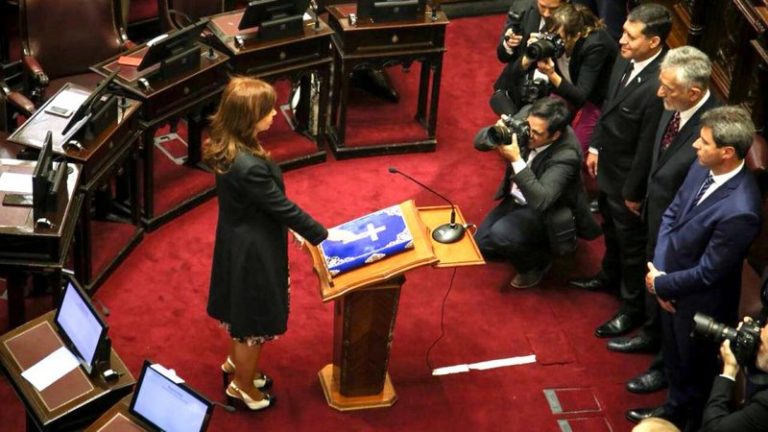 Cristina Kirchner juró como senadora