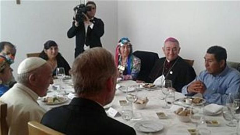 El Papa almorzó con representantes mapuches