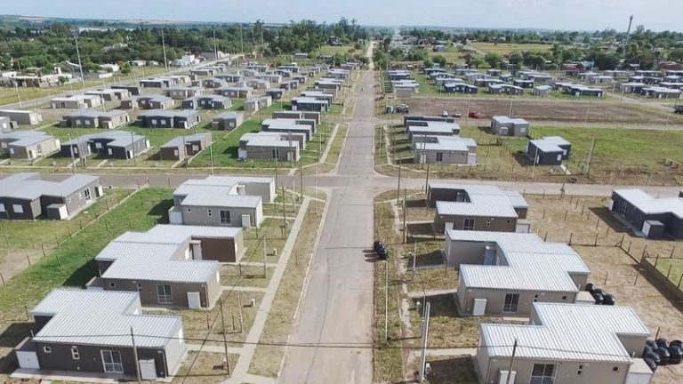 Adjudicatarios inspeccionan las viviendas de San Benito