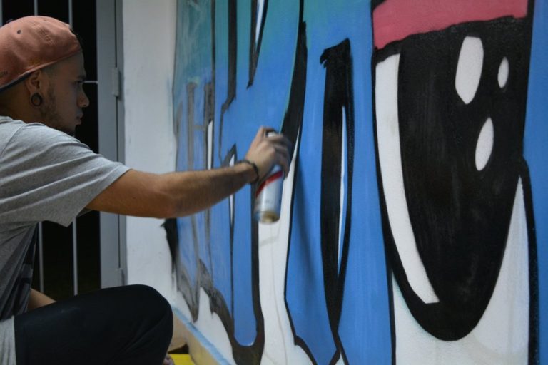 El Arte Urbano convocó a un importante número de jóvenes en Oro Verde