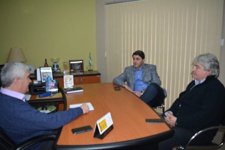 Dumé se reunió con los nuevos dueños del Frigorífico Alberdi