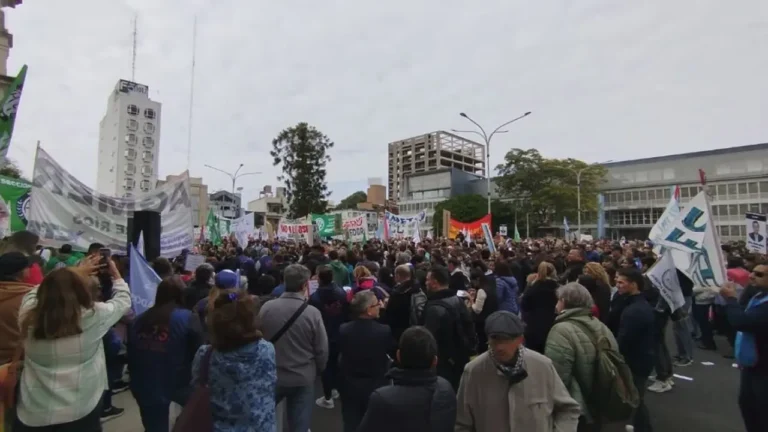 IOSPER al rojo vivo: Cáceres denuncia “turbiedad” y arremete contra Frigerio