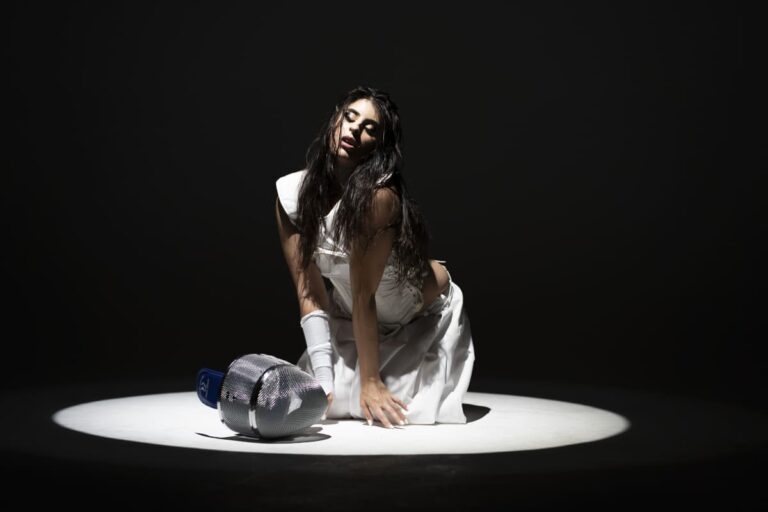 Sofía de Ciervo Abraza la Indefinición de Géneros en la Música