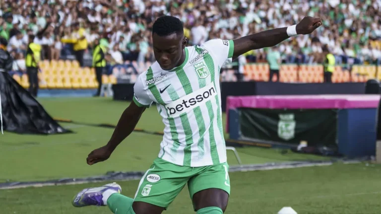 Boca Juniors confirma a Frank Fabra como su primer refuerzo para el 2025