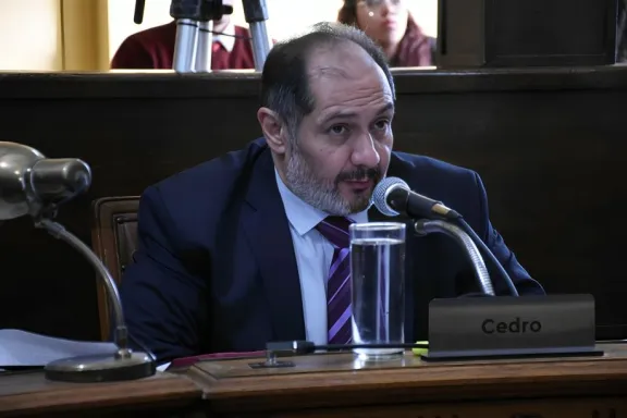 Daniel Cedro califica la gestión de Azcué como "deplorable" en fuerte crítica