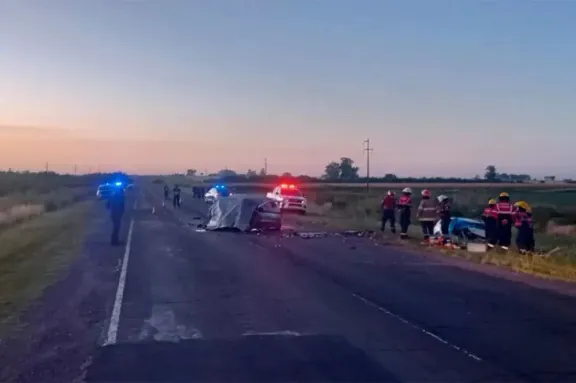 Dos adolescentes en estado crítico tras accidente fatal en la Ruta 20