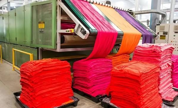 Caputo y la ropa: el impacto real de las importaciones en números