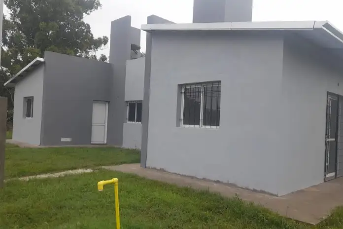 Frigerio oficializa plan para más de 300 viviendas en Paraná