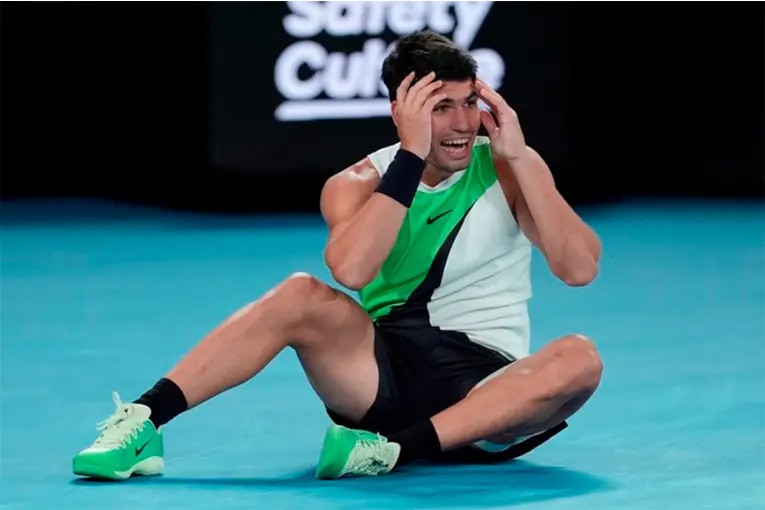 Carlos Alcaraz Ends Novak Djokovic's Australian Open Reign in Historic Melbourne Final
