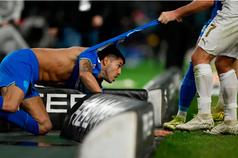 Argentino protagoniza violenta pelea en la Bundesliga: detalles del escándalo