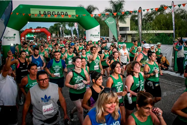 Carrera Nocturna en Paraná: Recorrido, Inscripción y Todo lo que Necesitas Saber