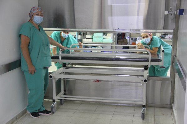 El Hospital San Martín moderniza su equipamiento con una nueva camilla de transferencia