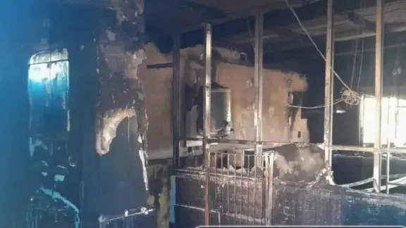 Mujer hallada con vida tras incendio en Valle María