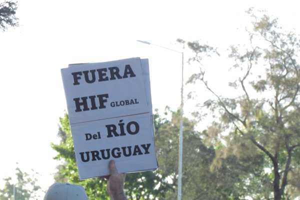 Protestas Ambientales en el Río Uruguay: Industrias Bajo Escrutinio